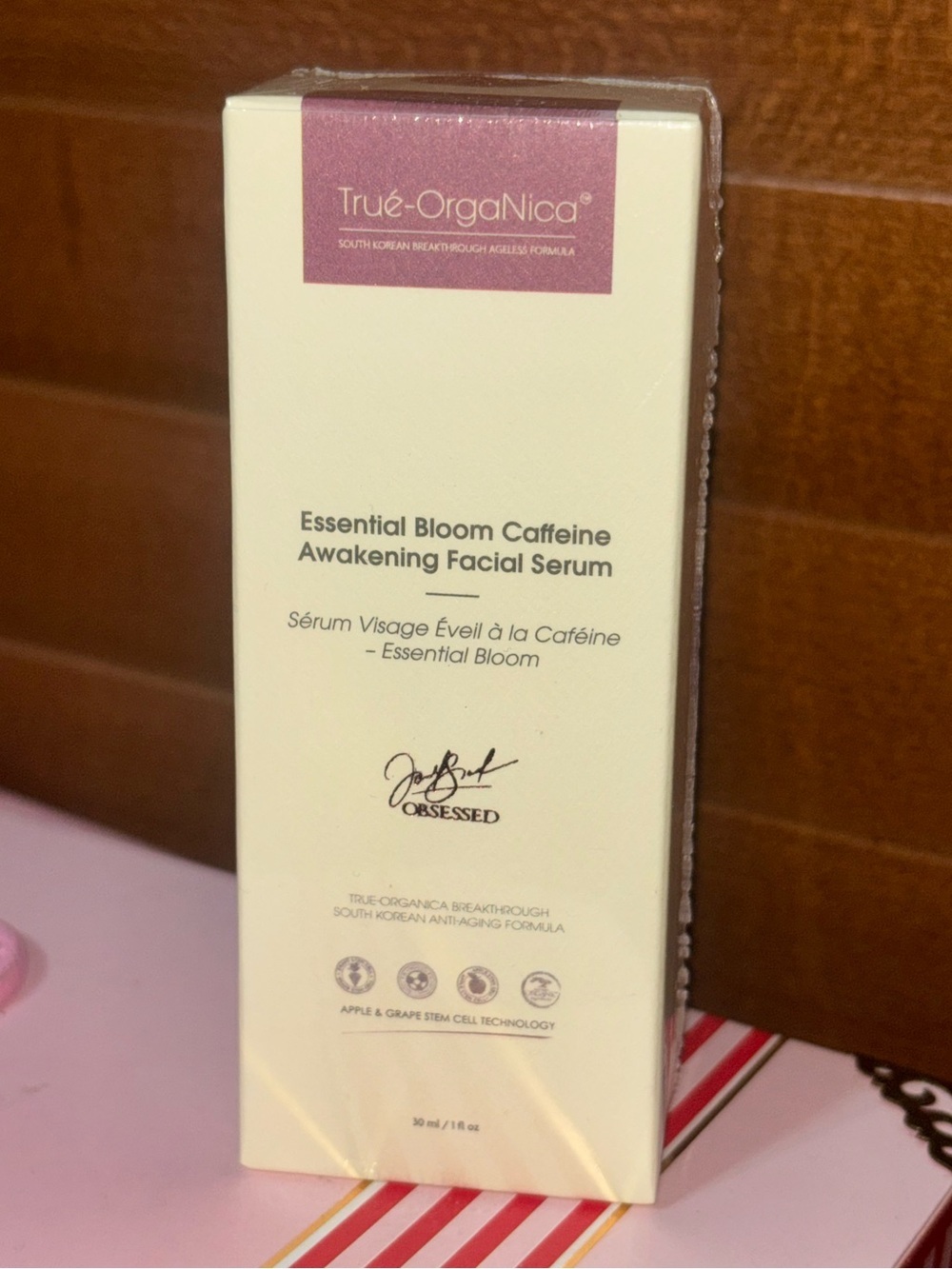 Trué-OrgaNica Essential Bloom Caffeine Awakening Facial Serum